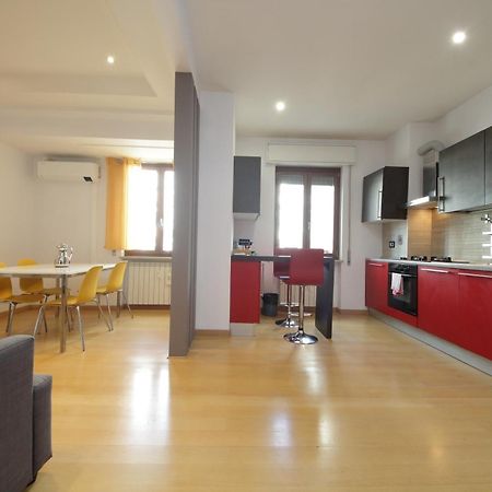 Cozy And Comfy Apartment In Piramide Metro Stop Rome Luaran gambar
