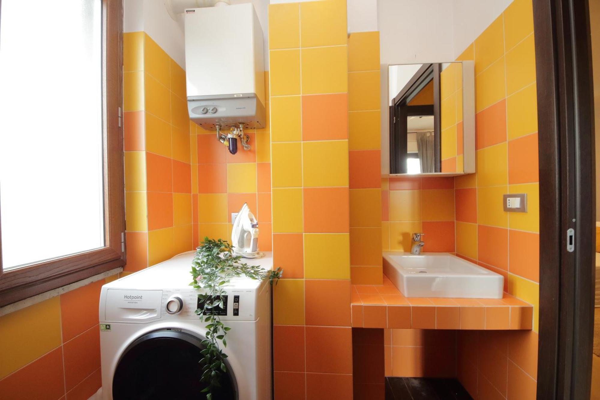 Cozy And Comfy Apartment In Piramide Metro Stop Rome Luaran gambar